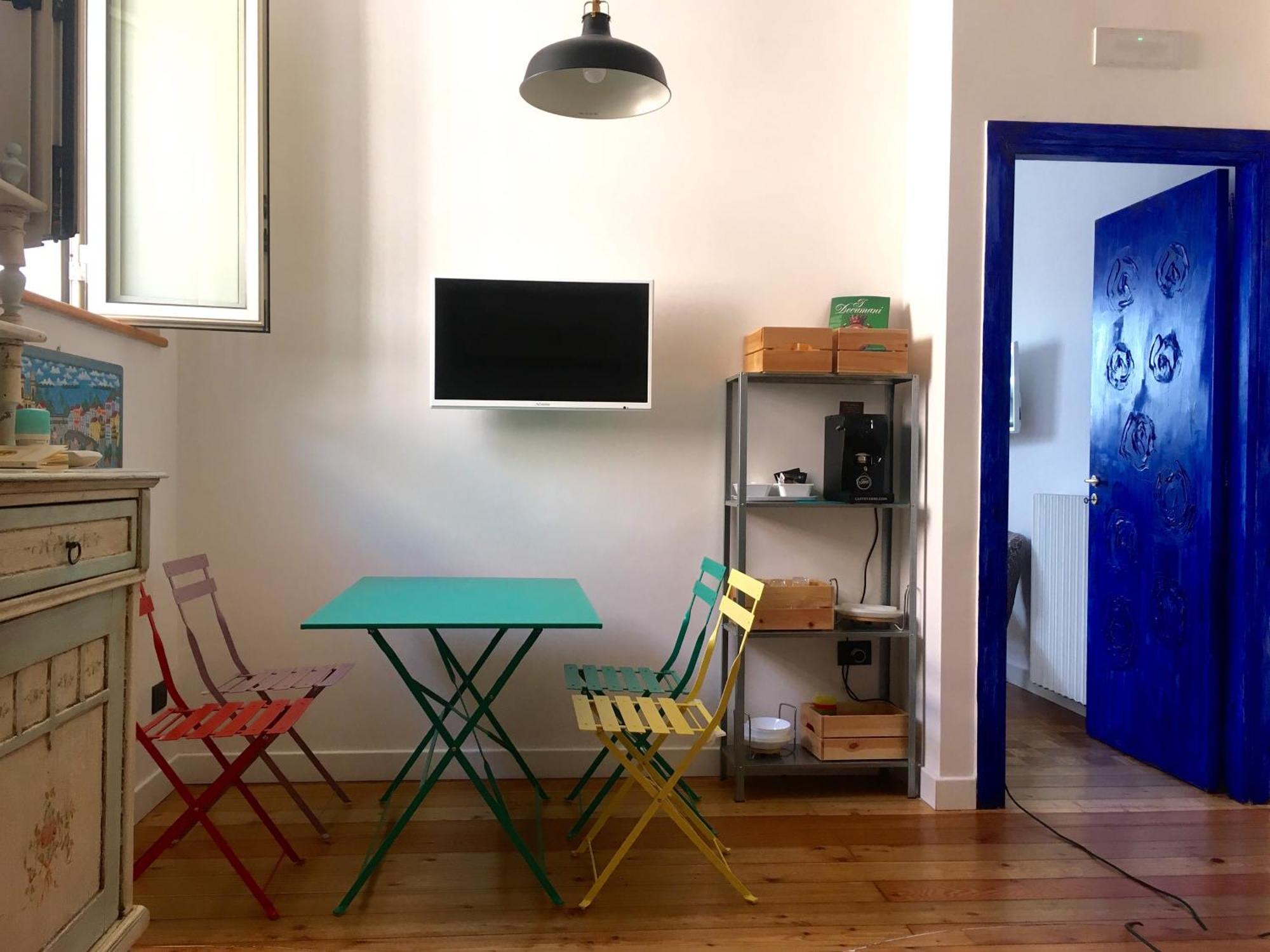 Ferienwohnung Mansarda Bellini Neapel Zimmer foto