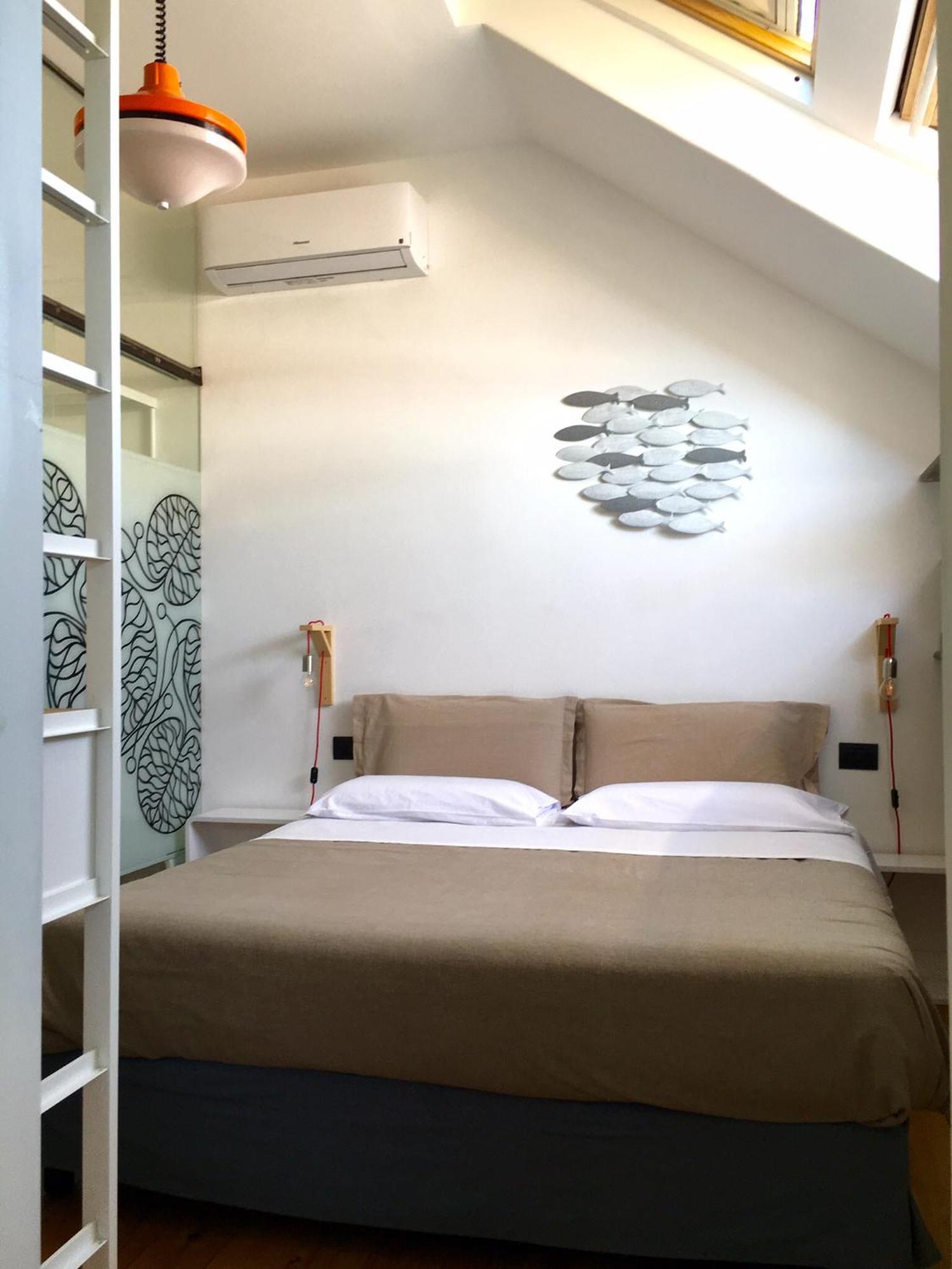 Ferienwohnung Mansarda Bellini Neapel Zimmer foto